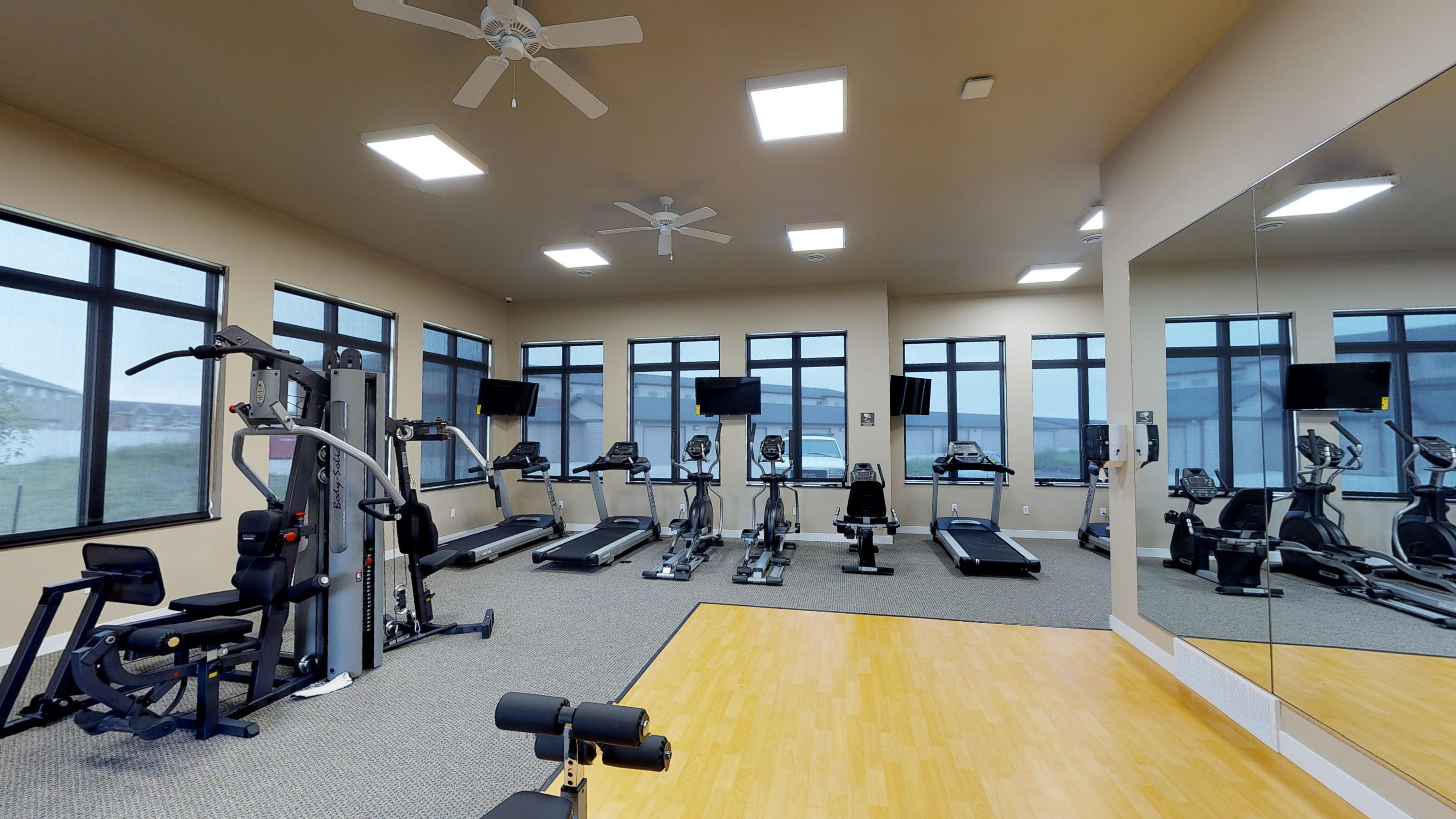 5 apartments with an onsite gym